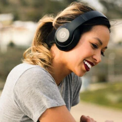 Beats Studio3 Wireless Zwart/Rood + Bluebuilt Oplader 21 Beats Studio3 Wireless Zwart/Rood + Bluebuilt Oplader -Aelta Winkel 1207846 1