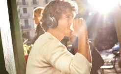 JBL LIVE 650BTNC Wit -Aelta Winkel 1217396