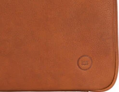 BlueBuilt 13 Inch Laptophoes Breedte 31 Cm - 32 Cm Leer Cognac -Aelta Winkel 1571388
