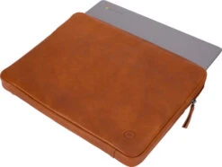 BlueBuilt 14 Inch Laptophoes Breedte 32 Cm - 33 Cm Leer Cognac -Aelta Winkel 1571395