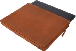 BlueBuilt 17 Inch Laptophoes Breedte 40 Cm - 41 Cm Leer Cognac -Aelta Winkel 1571463