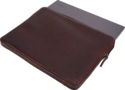 BlueBuilt 15 - 16 Inch Laptophoes Breedte 35 Cm - 36 Cm Leer Bruin -Aelta Winkel 1609423