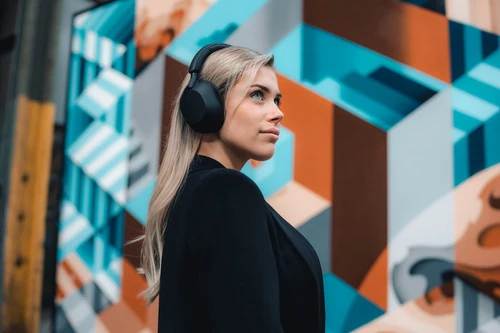 Sony WH-1000XM5 Zwart + BlueBuilt Quick Charge Oplader Met Usb A Poort 18W Zwart 4 Sony WH-1000XM5 Zwart + BlueBuilt Quick Charge Oplader Met Usb A Poort 18W Zwart - Afbeelding 4