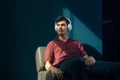 Philips TAH8506 Wit + BlueBuilt Quick Charge Oplader Met Usb A Poort 18W Zwart 29 Philips TAH8506 Wit + BlueBuilt Quick Charge Oplader Met Usb A Poort 18W Zwart -Aelta Winkel 1795745