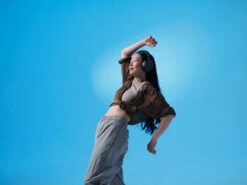 Sennheiser Momentum 4 Wireless Zwart -Aelta Winkel 1796327