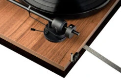 Pro-ject E1 BT OM5e Walnut -Aelta Winkel 1805876