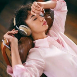 Bowers & Wilkins Px8 Bruin -Aelta Winkel 1836016