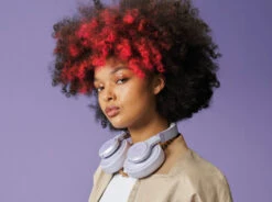 Fresh 'n Rebel Clam 2 ANC Lila + BlueBuilt Quick Charge Oplader Met Usb A Poort 18W Zwart -Aelta Winkel 1877651