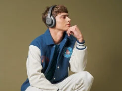 Fresh 'n Rebel Clam 2 ANC Grijs + BlueBuilt Quick Charge Oplader Met Usb A Poort 18W Zwart 24 Fresh 'n Rebel Clam 2 ANC Grijs + BlueBuilt Quick Charge Oplader Met Usb A Poort 18W Zwart -Aelta Winkel 1877697 1