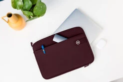 BlueBuilt Laptophoes Voor Apple MacBook Pro 16 Inch Rood 21 BlueBuilt Laptophoes Voor Apple MacBook Pro 16 Inch Rood -Aelta Winkel 1881561