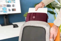 BlueBuilt 17 Inch Laptophoes Breedte 38,5 Cm - 39,5 Cm Rood 18 BlueBuilt 17 Inch Laptophoes Breedte 38,5 Cm - 39,5 Cm Rood -Aelta Winkel 1881590