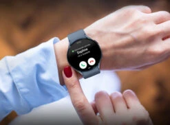 Samsung Galaxy Z Flip 4 128GB Grijs 5G + Samsung Galaxy Watch 5 Zwart 44mm -Aelta Winkel 1907979