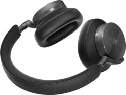 Bang & Olufsen Beoplay H95 Zwart + BlueBuilt Quick Charge Oplader Met Usb A Poort Zwart -Aelta Winkel 1914241