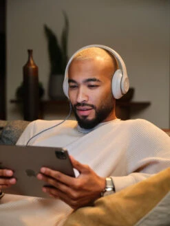 Beats Studio Pro Creme 37 Beats Studio Pro Creme -Aelta Winkel 1952189