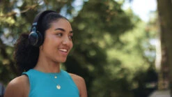 JBL Live 670NC Zwart + BlueBuilt Quick Charge Oplader Met Usb A Poort 18W Zwart 25 JBL Live 670NC Zwart + BlueBuilt Quick Charge Oplader Met Usb A Poort 18W Zwart -Aelta Winkel 1962421 1