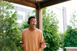 JBL Live 670NC Zwart + BlueBuilt Quick Charge Oplader Met Usb A Poort 18W Zwart 24 JBL Live 670NC Zwart + BlueBuilt Quick Charge Oplader Met Usb A Poort 18W Zwart -Aelta Winkel 1962423 1