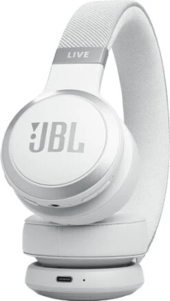JBL Live 670NC Wit + BlueBuilt Quick Charge Oplader Met Usb A Poort 18W Zwart -Aelta Winkel 1962427