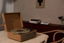 Crosley Voyager Tan -Aelta Winkel 1984836