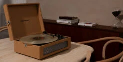 Crosley Voyager Tan -Aelta Winkel 1984837