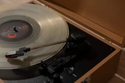 Crosley Voyager Tan -Aelta Winkel 1984839