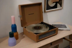 Crosley Voyager Tan -Aelta Winkel 1984842